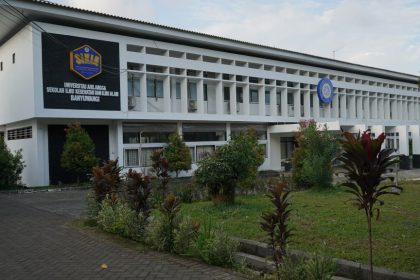 Kampus FIKKIA Banyuwangi Unair